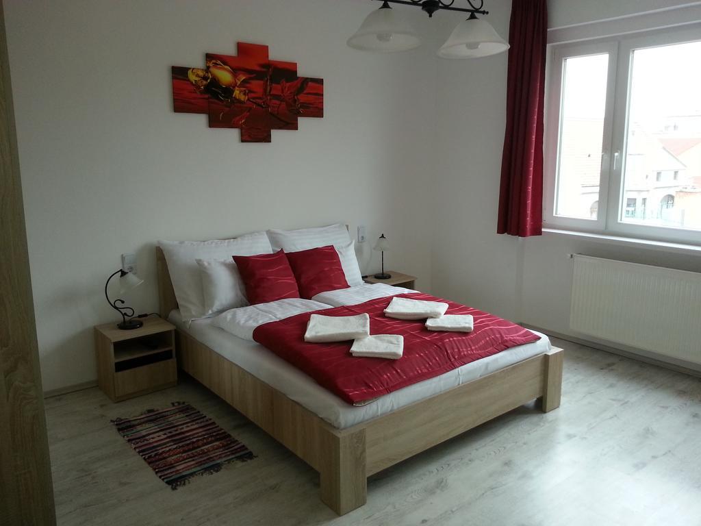Downtown Apartment Μίσκολτς Εξωτερικό φωτογραφία