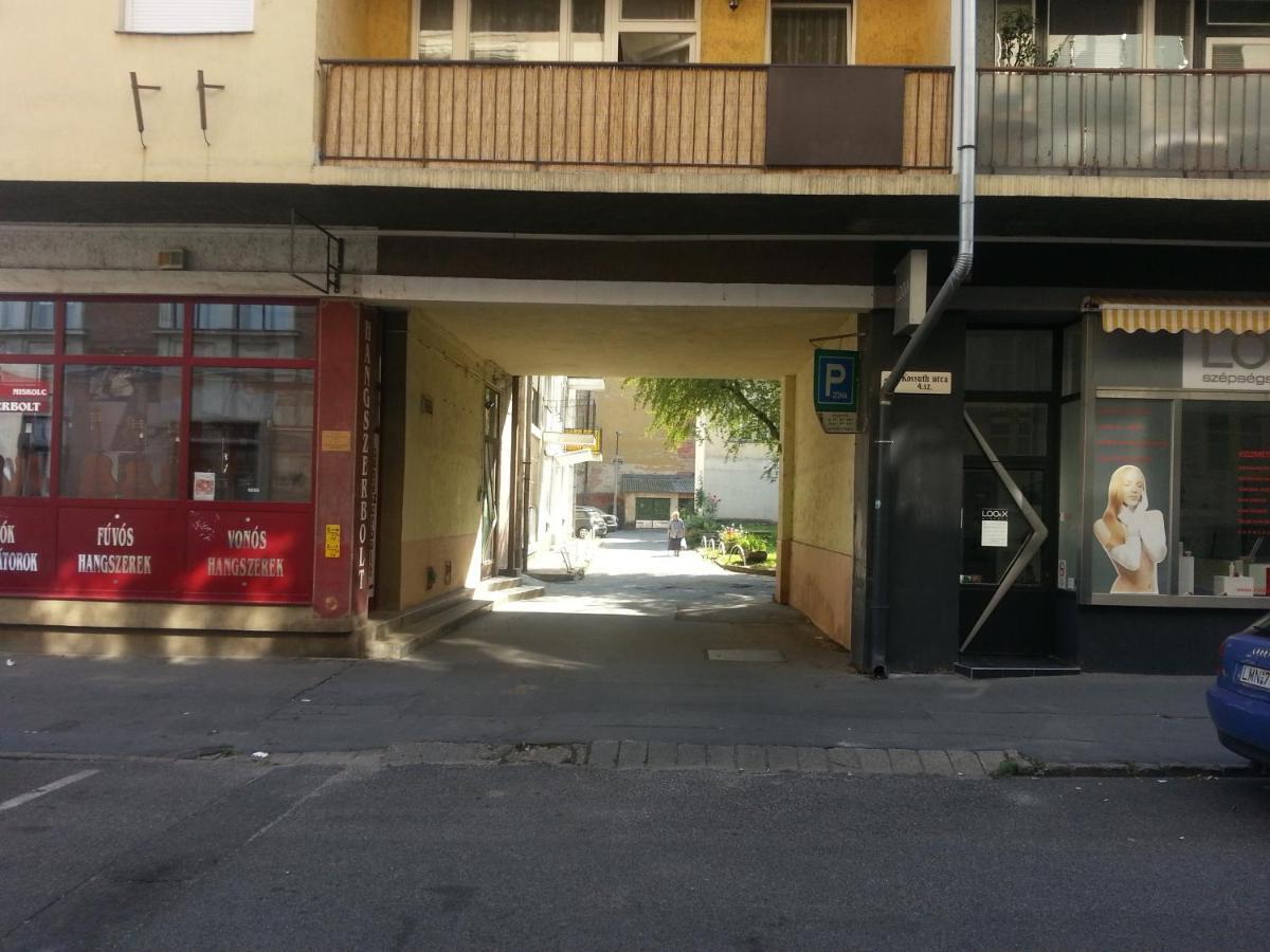 Downtown Apartment Μίσκολτς Εξωτερικό φωτογραφία